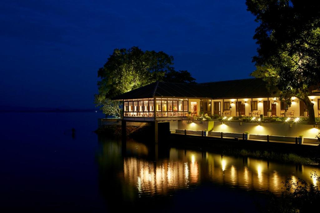 Ekho Lake House Ekho Lake House